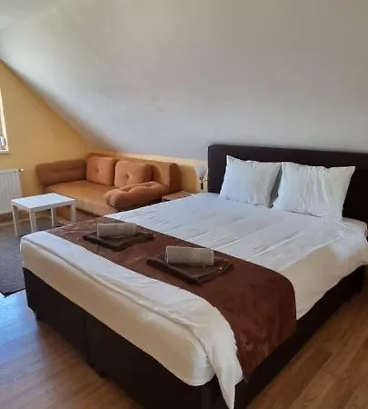 Joy Guest house 3*